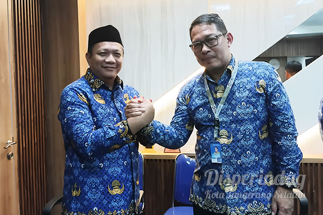 Serah Terima Jabatan Kepala Dinas Perindustrian dan Perdagangan Tangsel